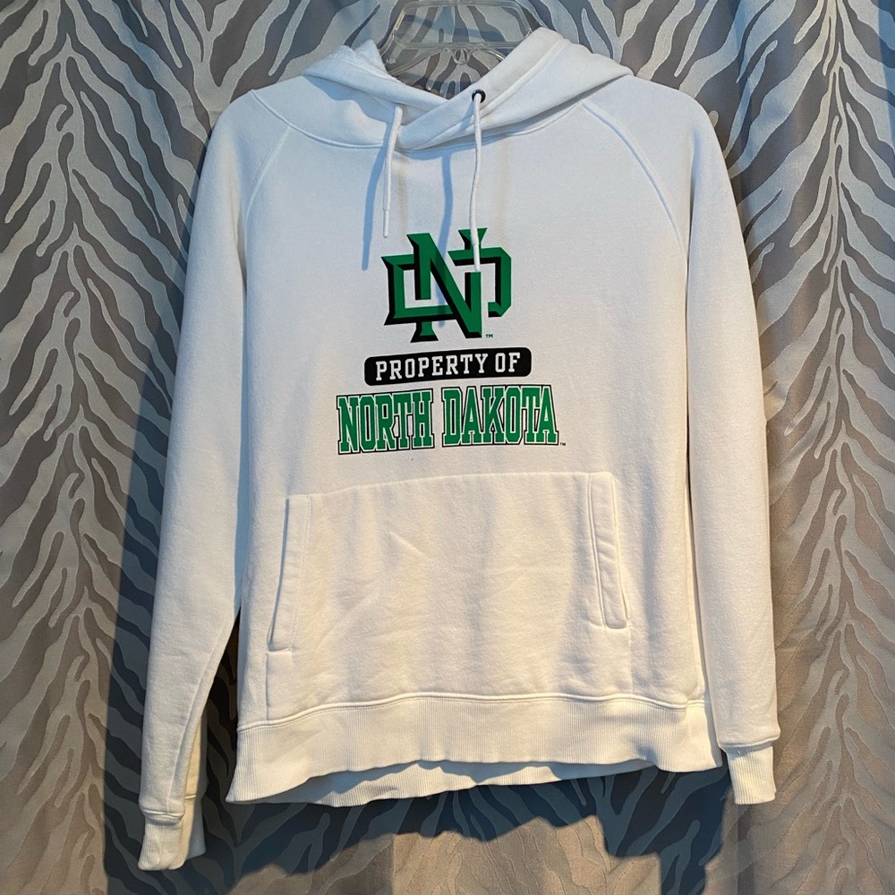 UND sweatshirt